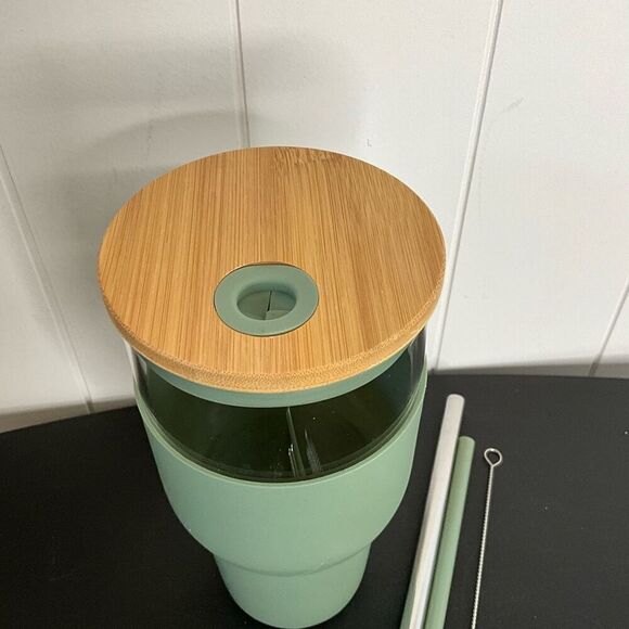 Glass Tumbler Silicone Sleeve Straw Brush 32 Oz BPA Free Green Leak Proof New - Picture 5 of 7